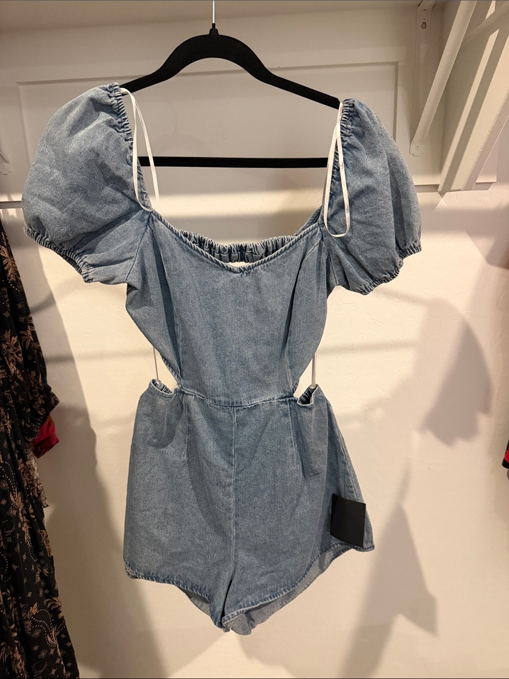 Lulus Blushing Beauty Light Wash Denim Puff Sleeve Romper Blue - Size M - Picture 2 of 3